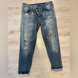 American Eagle Distressed Tomgirl Jeans